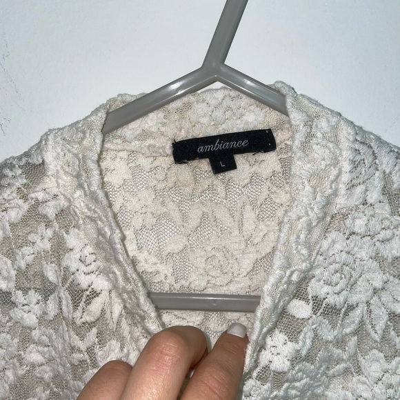 𝅺ambiance Lace Crop Top - Picture 4 of 11